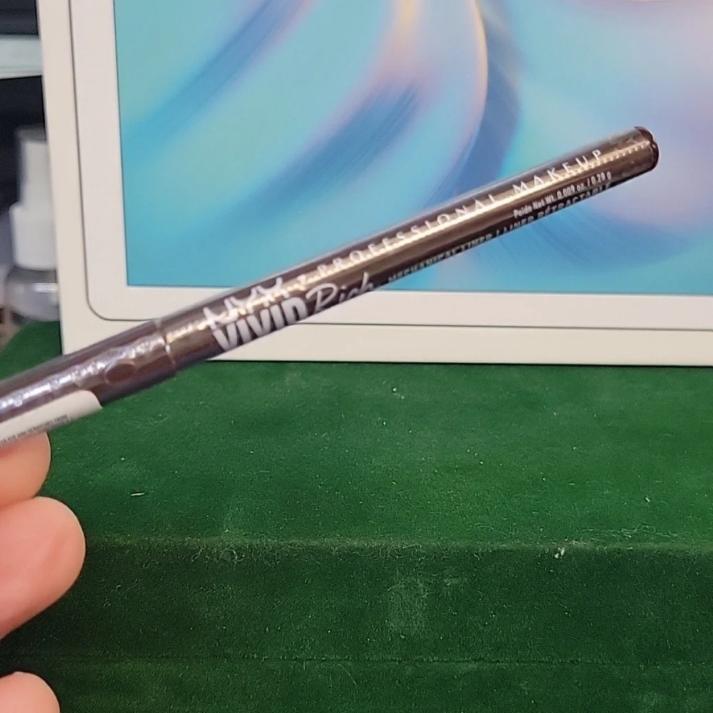 NYX Vivid Rich Mechanical Liner Eye Pencil Smokin' Topaz 0.27g New Sealed
